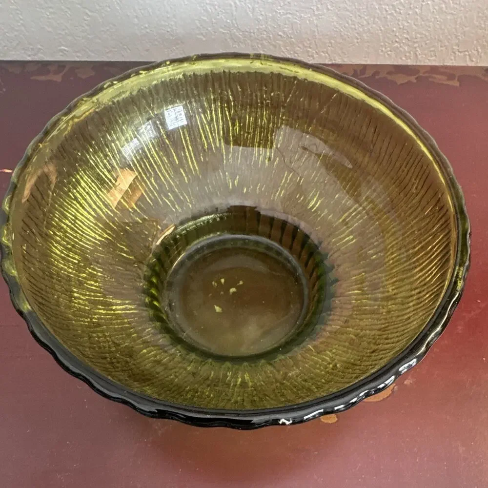 Vintage 1975 F.T.D. Avocado Green Glass Bowl - Tree Bark Textured (6.75” x 3”)